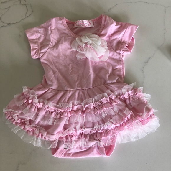 Pink Popatu tutu bodysuit with flower - Picture 2 of 5